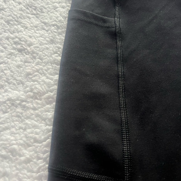 Ewedoos black leggings with pockets. Size large - Picture 4 of 7